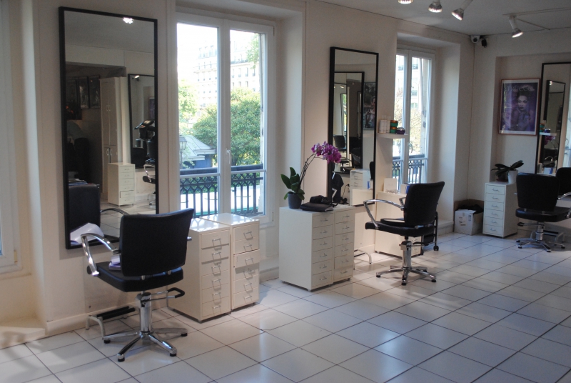 salon-coiffure-AUPS-min_floor-home-office-property-living-room-room-781228-pxhere.com